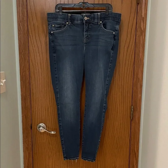 TORRID UEC Women’s Size 16 Regular Dark Blue Skinny Jeans 👖bombshell skinny - Picture 1 of 11
